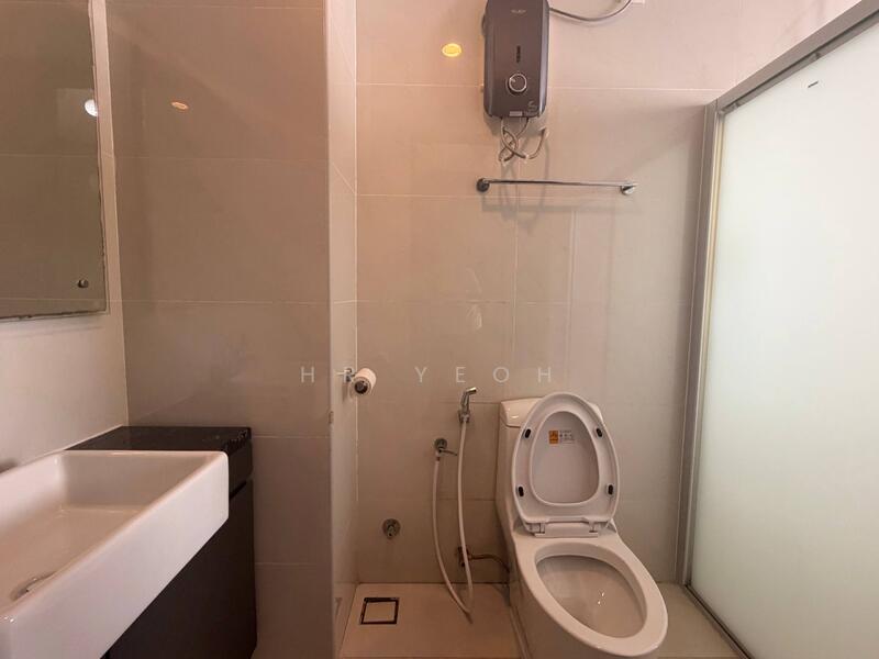 Condominium for Rent at Royal Strand @ Country Garden Danga Bay - HR Yeoh - Bathroom - PropertyGuru.com.my
