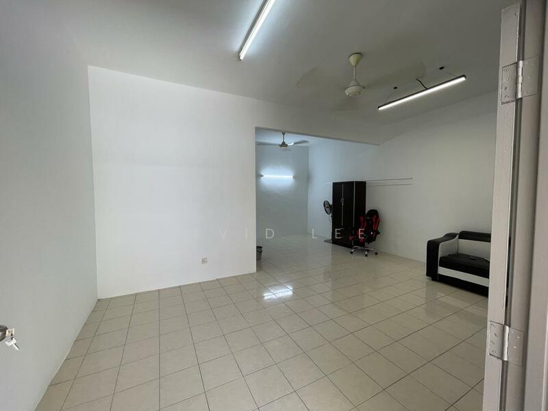 2-storey Terraced House for Sale in Teluk Kumbar (Penang) - David Lee - Living Room - PropertyGuru.com.my