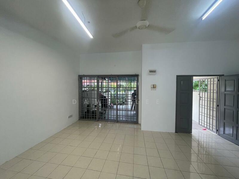 2-storey Terraced House for Sale in Teluk Kumbar (Penang) - David Lee - Living Room - PropertyGuru.com.my