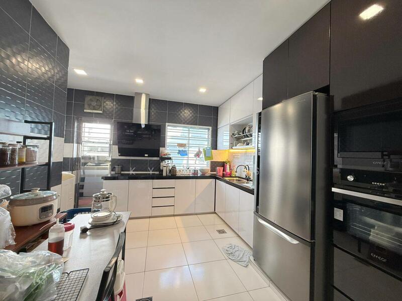 Bukit Indah untuk Untuk Dijual - RM 1,100,000, Mac 2026 - Kitchen - PropertyGuru.com.my