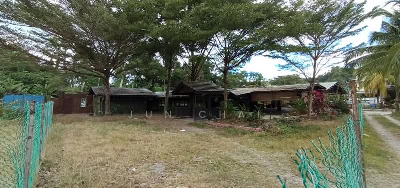 Retail Space for Rent in Kampung Lobak (Seremban) - Jun Chai - Exterior - PropertyGuru.com.my