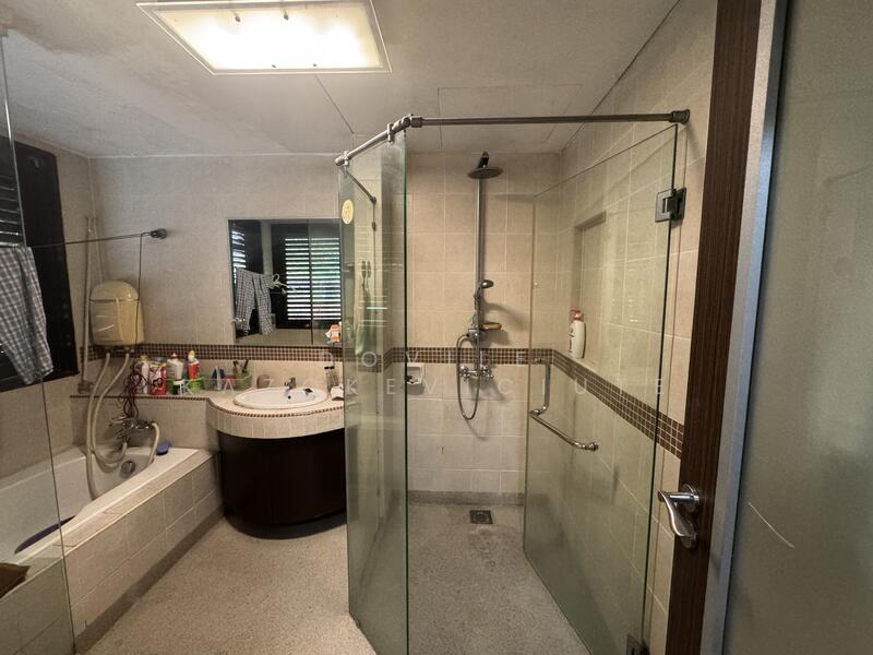 Kondominium untuk Dijual di Armanee Terrace - Dovile Kazokeviciute - Bathroom - PropertyGuru.com.my