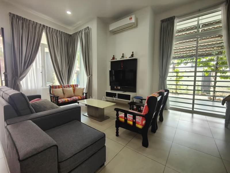 Rumah Berkembar untuk Dijual di Taman Bukit Senjuang (Melaka City) - May . - Living Room - PropertyGuru.com.my