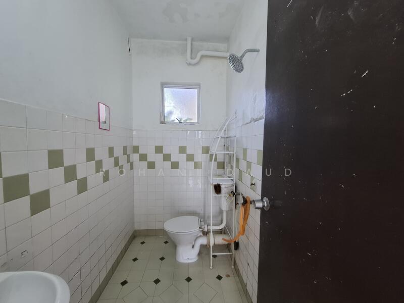 Apartment for Rent at Taman Sungai Besi - Rohani Daud - Bathroom - PropertyGuru.com.my