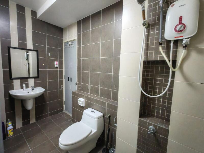 Condominium for Rent at D'Rich Executive Suites - Right Lam - Bathroom - PropertyGuru.com.my
