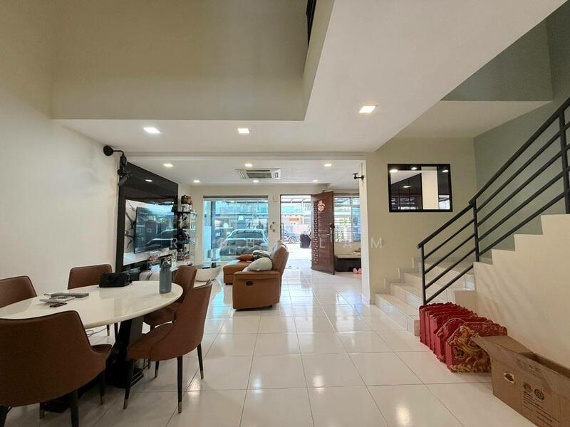 Bukit Indah Bukits Indahs untuk Untuk Dijual - RM 1,100,000, Mac 2026 - Living Room - PropertyGuru.com.my