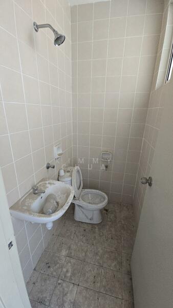 2-storey Terraced House for Sale in Bandar Sungai Long (Selangor) - Kimmy Chua - Bathroom - PropertyGuru.com.my