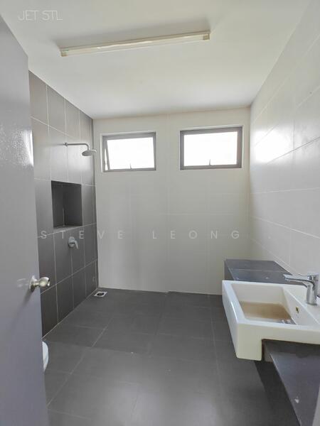 3-storey Terraced House for Sale in Setia Utama (Setia Alam) - Steve Leong . - Bathroom - PropertyGuru.com.my