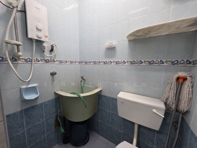 Apartment for Rent at Taman Lone Pine (Medium Low Cost) - Kenneth Kung - Bathroom - PropertyGuru.com.my