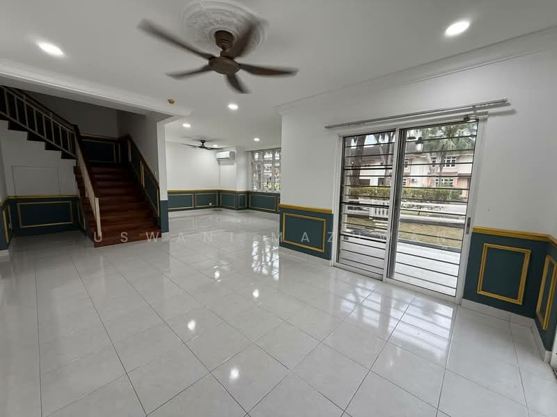 Semi-Detached House for Rent in Cyberjaya (Selangor) - Uswani Mazuwan - Living Room - PropertyGuru.com.my
