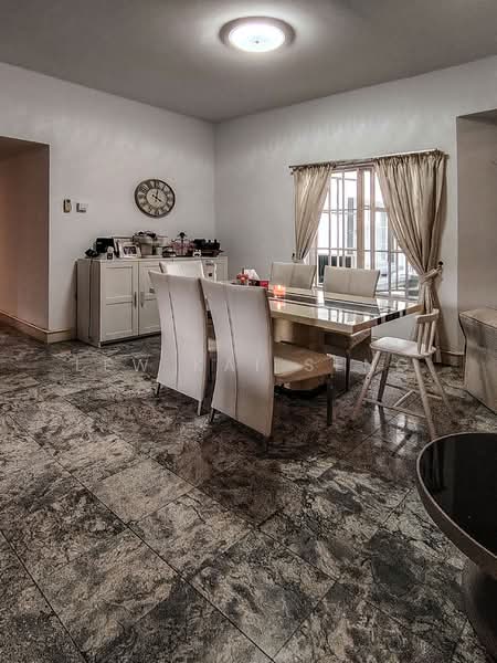 Kondominium untuk Dijual di Sri Bayu - Lew Kai Seng - Dining Room - PropertyGuru.com.my