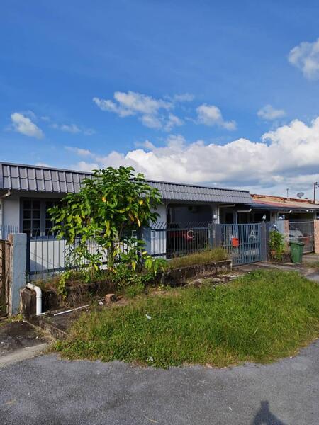 1-storey Terraced House for Sale in Kuching (Sarawak) - Alfred Chua - Exterior - PropertyGuru.com.my