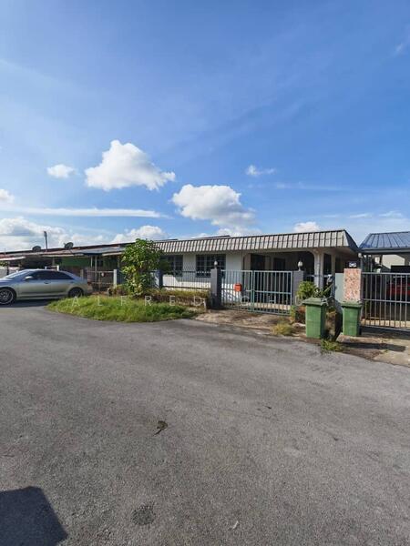 1-storey Terraced House for Sale in Kuching (Sarawak) - Alfred Chua - Exterior - PropertyGuru.com.my