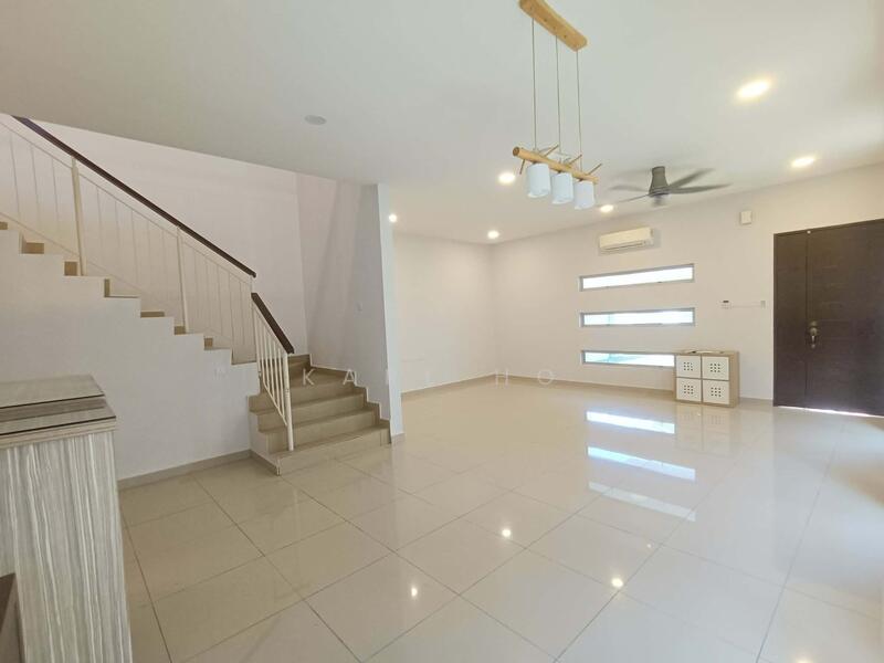 Cluster House for Sale in Skudai (Johor) - Karl Ho - Living Room - PropertyGuru.com.my