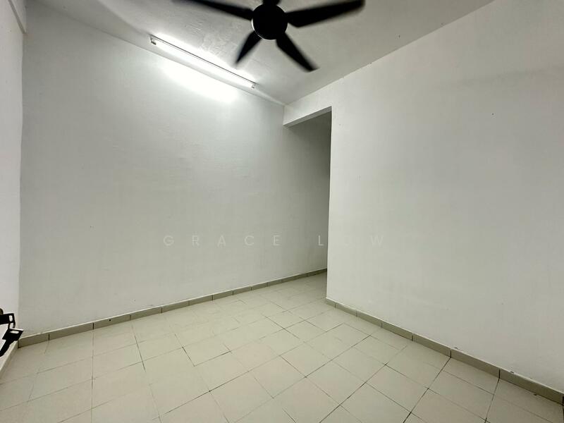 Townhouse for Sale in Taman Scientex Senai (Senai) - Grace Low - Interior - PropertyGuru.com.my