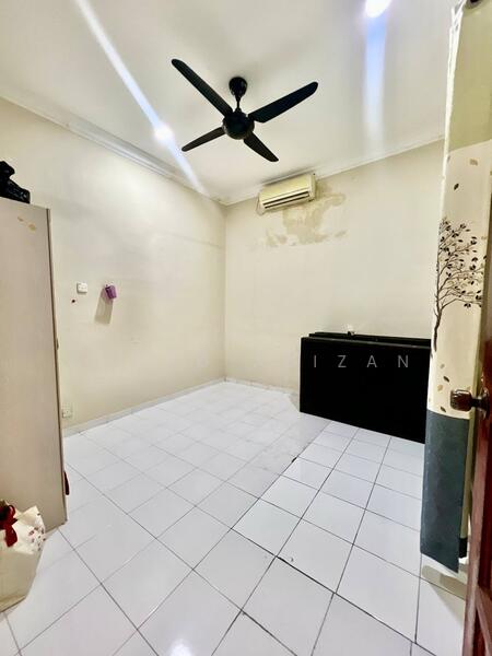 2-storey Terraced House for Sale in Taman Seremban Jaya (Rantau) - Ajwad Azizan - Bedroom - PropertyGuru.com.my
