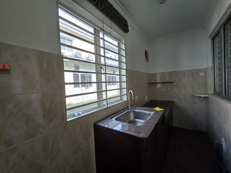 2-storey Terraced House for Sale in Klang (Selangor) - Alex Lee - Kitchen - PropertyGuru.com.my
