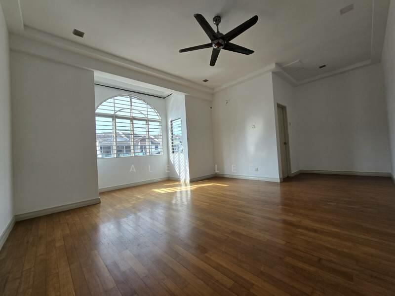 2-storey Terraced House for Sale in Klang (Selangor) - Alex Lee - Living Room - PropertyGuru.com.my