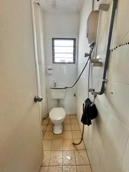 Taman Bukit Tiram @ Jalan Panti 2 Storey Low Cost 100% Loan~ untuk Untuk Dijual - RM 350,000, Feb 2026 - Bathroom - PropertyGuru.com.my
