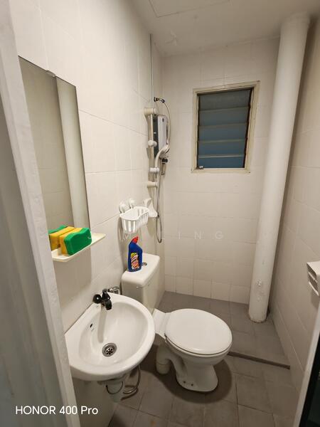 Kemuning Aman untuk Untuk Disewa - RM 1,200 /bulan, Mac 2026 - Bathroom - PropertyGuru.com.my