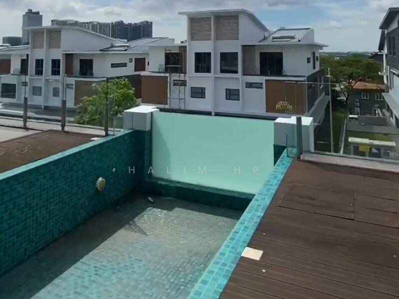 Hijauan Enklaf Setia Alam 3-Storey Luxury Bungalow with Private Lift & Swimming Pool untuk Untuk Dijual - RM 3,400,000, Feb 2026 - Exterior - PropertyGuru.com.my