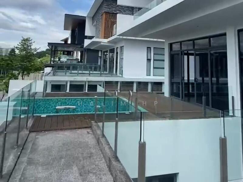 Hijauan Enklaf Setia Alam 3-Storey Luxury Bungalow with Private Lift & Swimming Pool untuk Untuk Dijual - RM 3,400,000, Feb 2026 - Exterior - PropertyGuru.com.my