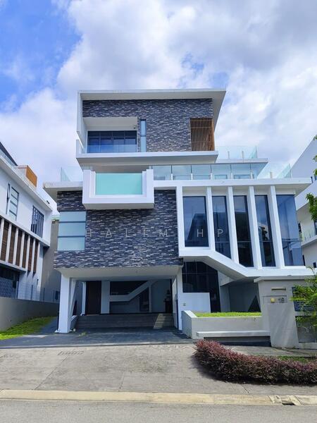 Hijauan Enklaf Setia Alam 3-Storey Luxury Bungalow with Private Lift & Swimming Pool untuk Untuk Dijual - RM 3,400,000, Feb 2026 - Exterior - PropertyGuru.com.my