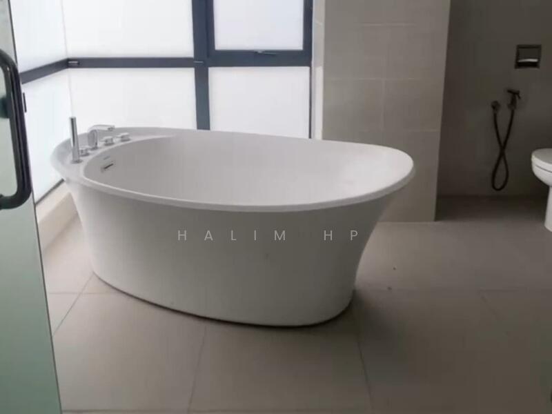 Hijauan Enklaf Setia Alam 3-Storey Luxury Bungalow with Private Lift & Swimming Pool untuk Untuk Dijual - RM 3,400,000, Feb 2026 - Bathroom - PropertyGuru.com.my