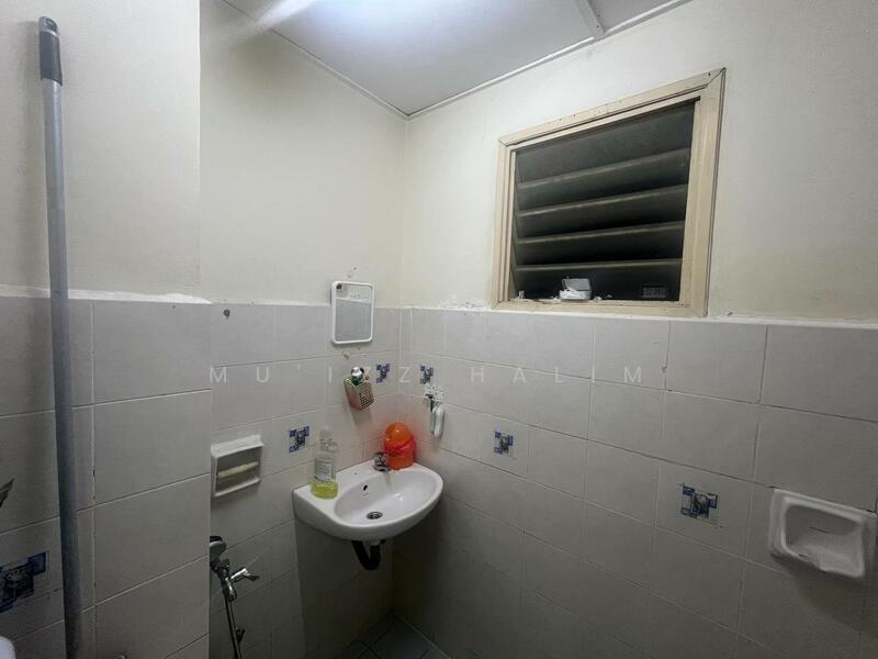 Apartment for Sale at Sri Cempaka (Taman Wawasan) - Mu'izz Halim - Bathroom - PropertyGuru.com.my