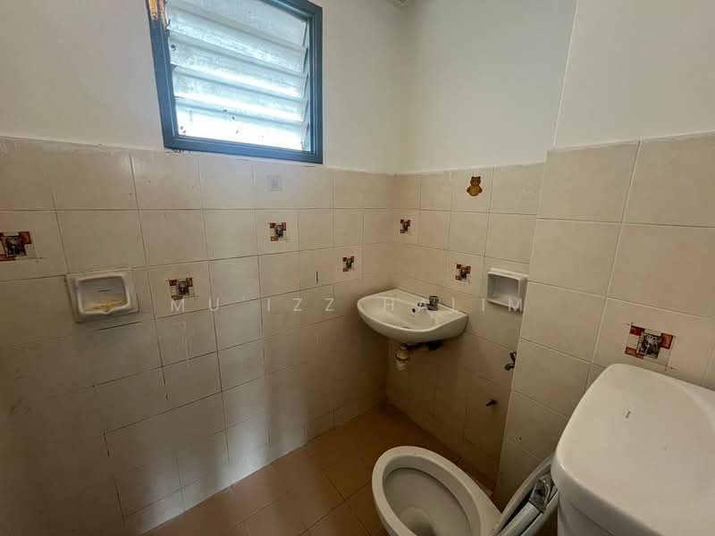 Apartment for Sale at Sri Cempaka (Taman Wawasan) - Mu'izz Halim - Bathroom - PropertyGuru.com.my