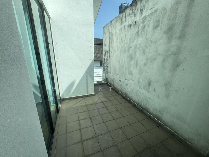3-storey Terraced House for Sale in Prima Selayang (Selayang) - Vincent Goh - Balcony - PropertyGuru.com.my