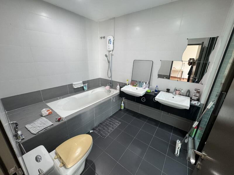 3-storey Terraced House for Sale in Prima Selayang (Selayang) - Vincent Goh - Bathroom - PropertyGuru.com.my