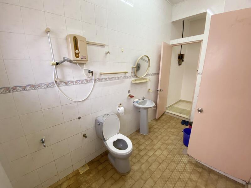 2-storey Terraced House for Sale in Taman Maju Jaya (Johor Bahru) - Vinna Loh - Bathroom - PropertyGuru.com.my