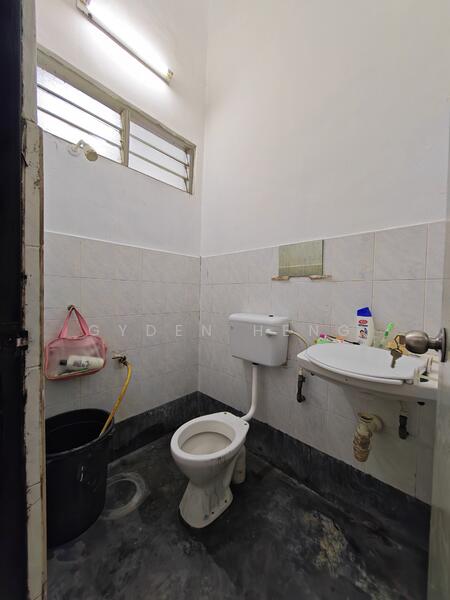 Terraced House for Sale in Johor Bahru (Johor) - Gyden Heng - Bathroom - PropertyGuru.com.my