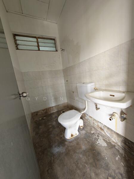 Terraced House for Sale in Johor Bahru (Johor) - Gyden Heng - Bathroom - PropertyGuru.com.my