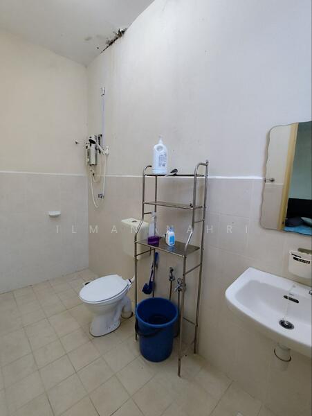 Bungalow for Sale in Mahkota Hills (Lenggeng) - Ilman Nahri - Bathroom - PropertyGuru.com.my