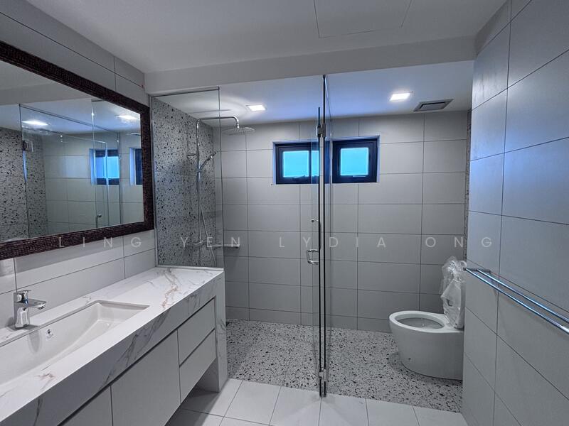 Master Bedroom Bathroom