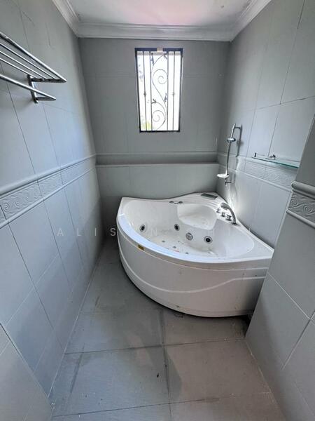 Bungalow for Rent in Ampang Jaya (Ampang) - Alison Chiu - Bathroom - PropertyGuru.com.my