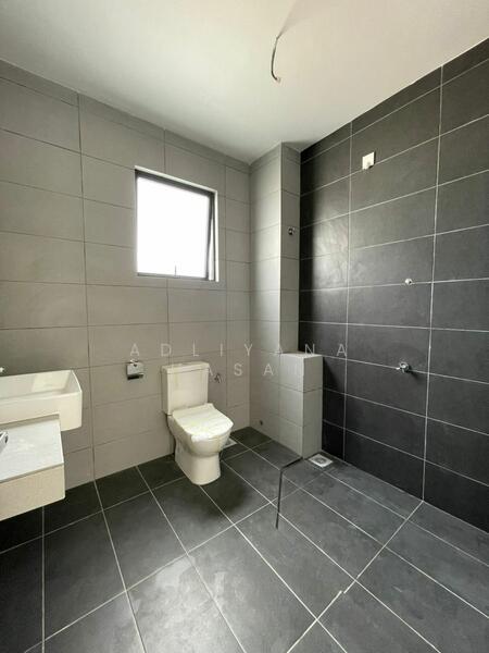 2-storey Terraced House for Sale in Seremban (Negeri Sembilan) - Adliyana Hasan - Bathroom - PropertyGuru.com.my