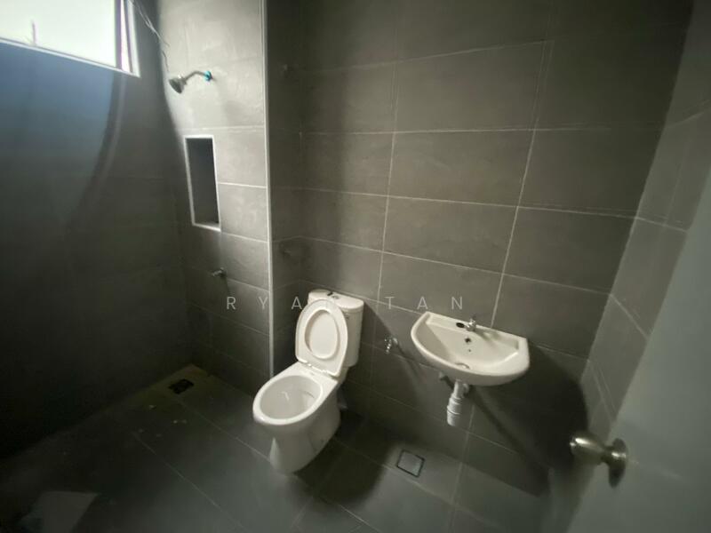 Terraced House for Sale in Taman Pulai Bestari (Skudai) - Ryan Tan - Bathroom - PropertyGuru.com.my