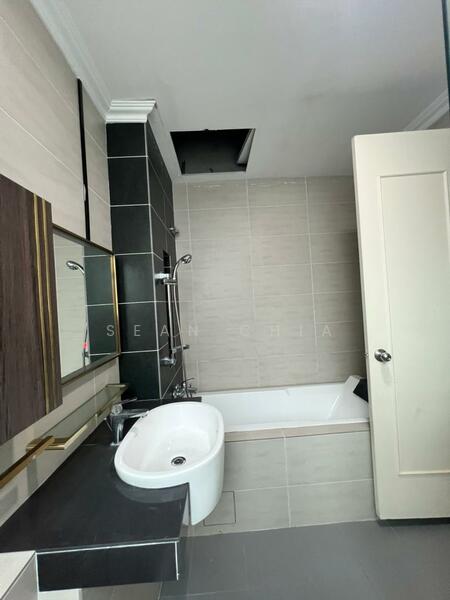 Semi-Detached House for Sale in Setia Utama (Setia Alam) - Sean Chia - Bathroom - PropertyGuru.com.my