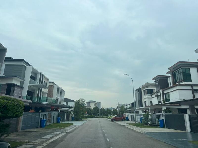 Semi-Detached House for Sale in Setia Utama (Setia Alam) - Sean Chia - Exterior - PropertyGuru.com.my