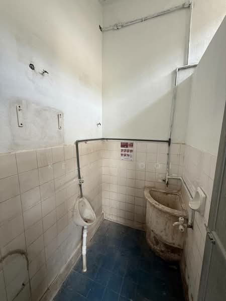 Factory for Rent in Butterworth (Penang) - Kelvin Ooi - Bathroom - PropertyGuru.com.my