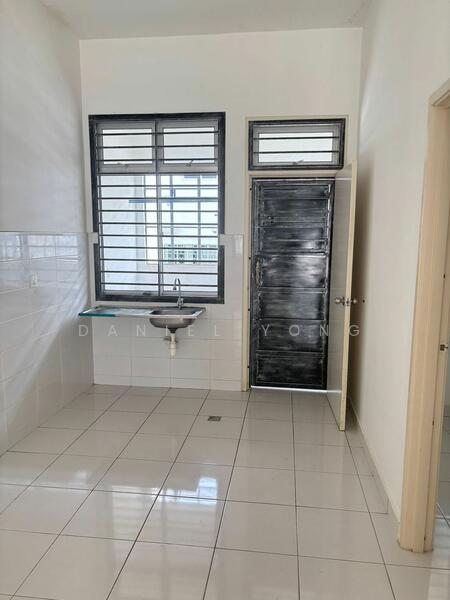 2-storey Terraced House for Sale in Bandar Bistari Perdana (Pasir Gudang) - Daniel Yong - Kitchen - PropertyGuru.com.my