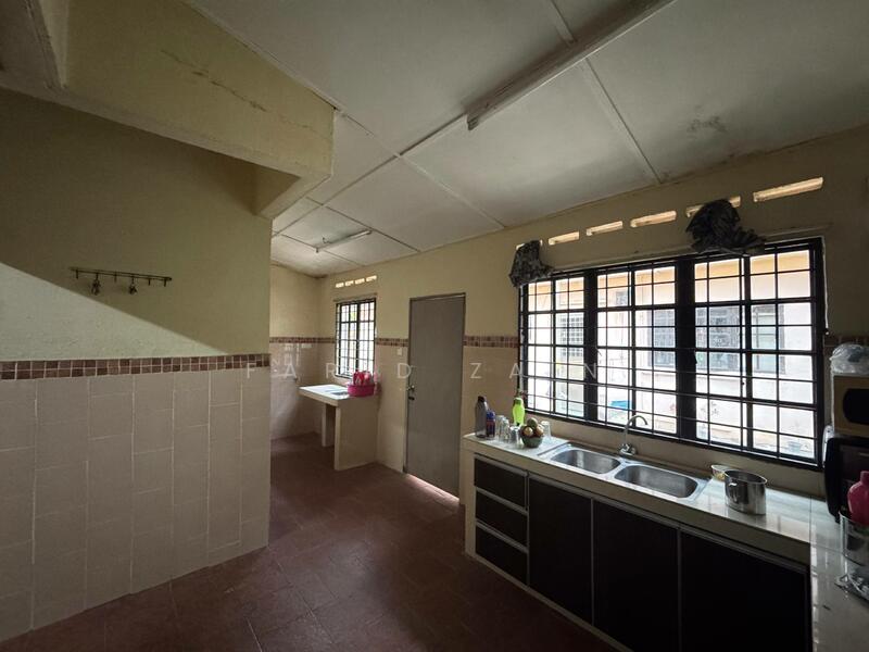 2-storey Terraced House for Sale in Seksyen U5 (Shah Alam) - Farid Zain - Kitchen - PropertyGuru.com.my