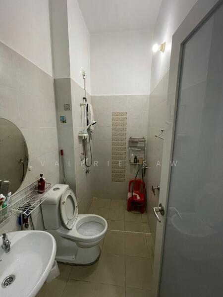 Cluster House for Rent in Taman Adda Heights (Tebrau) - Valerie Saw - Bathroom - PropertyGuru.com.my
