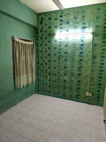 Untuk Disewa Pusat Hentian Kajang