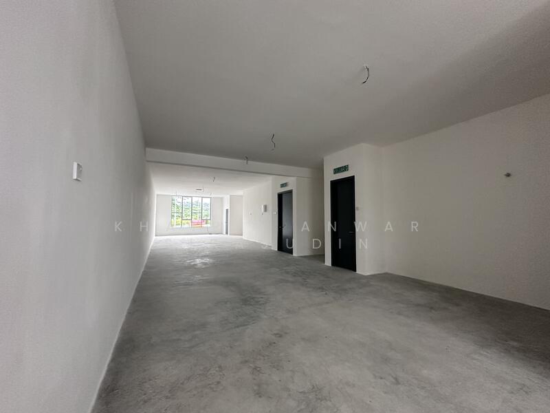 Shop for Rent in Bandar Sri Sendayan (Negeri Sembilan) - Khairil Anwar Sirajudin - Corridor - PropertyGuru.com.my