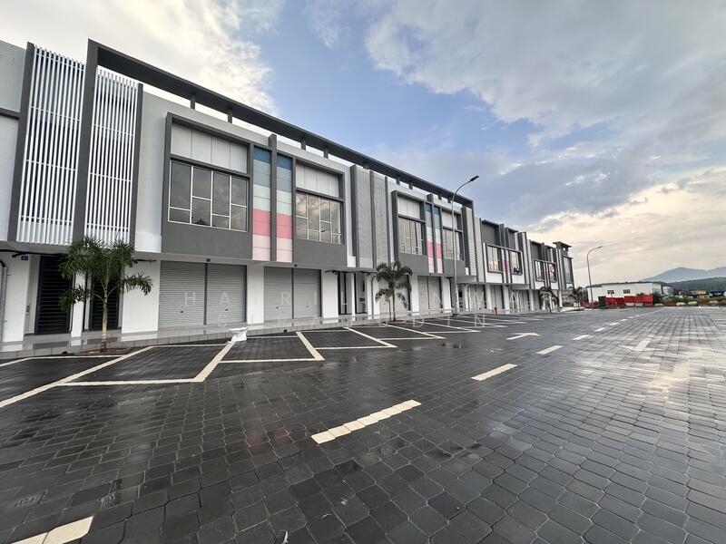Shop for Rent in Bandar Sri Sendayan (Negeri Sembilan) - Khairil Anwar Sirajudin - Exterior - PropertyGuru.com.my