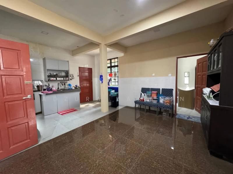 Rumah Banglo untuk Dijual di Seksyen 9 (Shah Alam) - Adzura Zamedin - Kitchen - PropertyGuru.com.my
